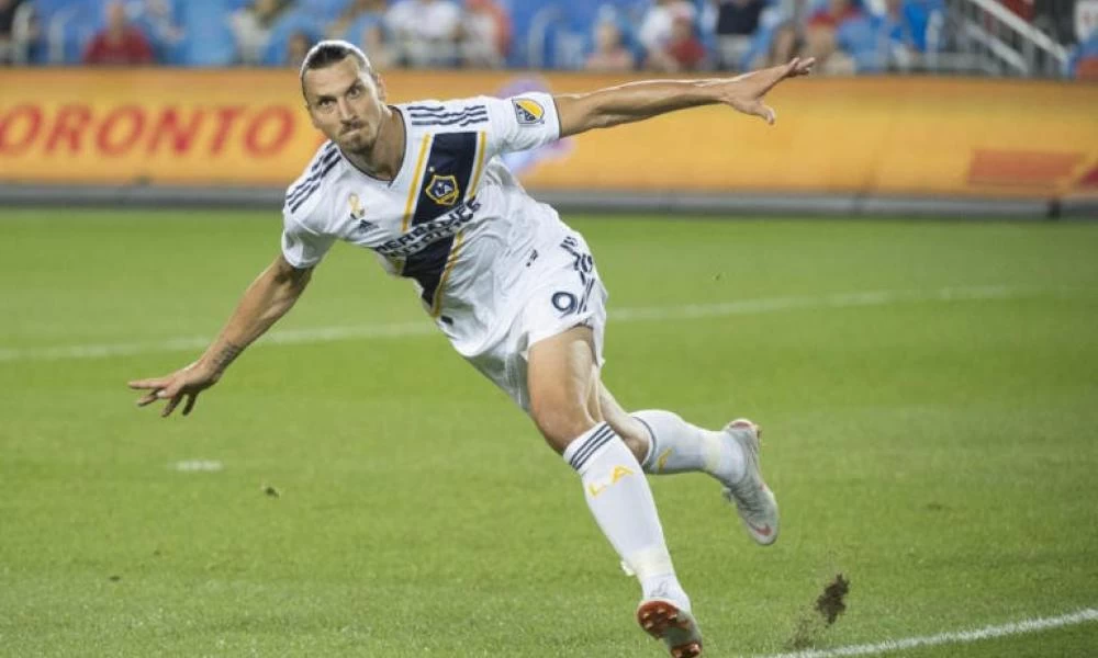 «Λύγισε» ο Ιμπραΐμοβιτς, βουρκωμένος στη συνέντευξη Τύπου της Σουηδίας